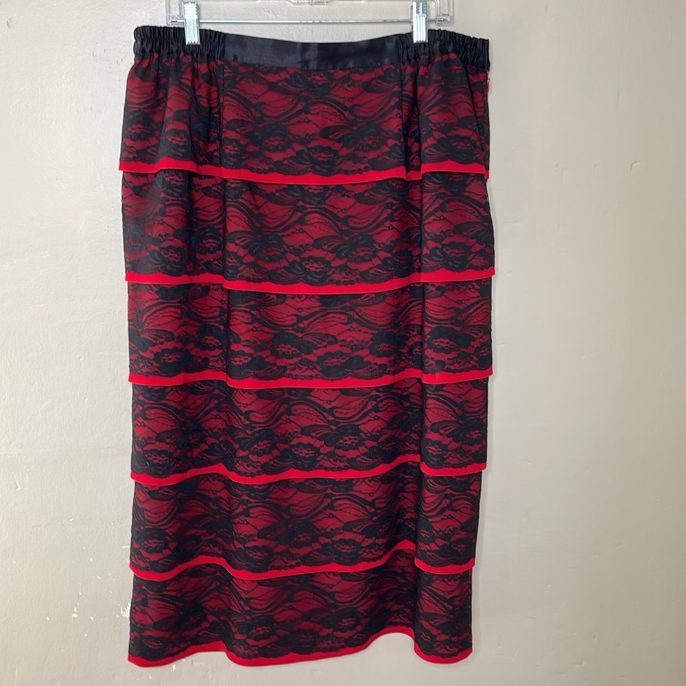 CHAMPAGNE ITALY Skirt Black & Red Tired Statement MIDI Special Occasion 18